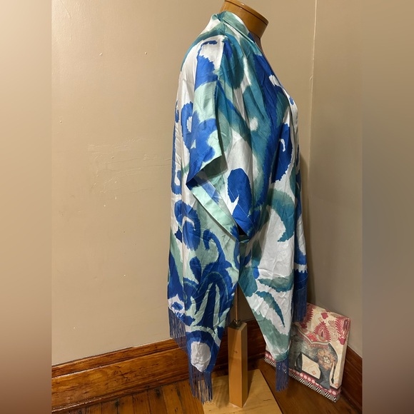 Chico's Silk Fringe Trim Whimsical Scroll Ruana Wrap One Size 100% Silk - Picture 3 of 10